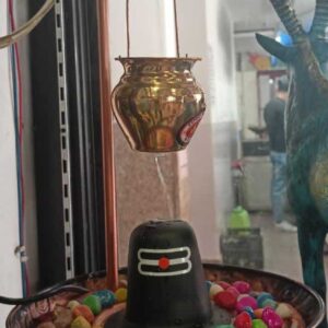 Shiv Ling - with continue water flow